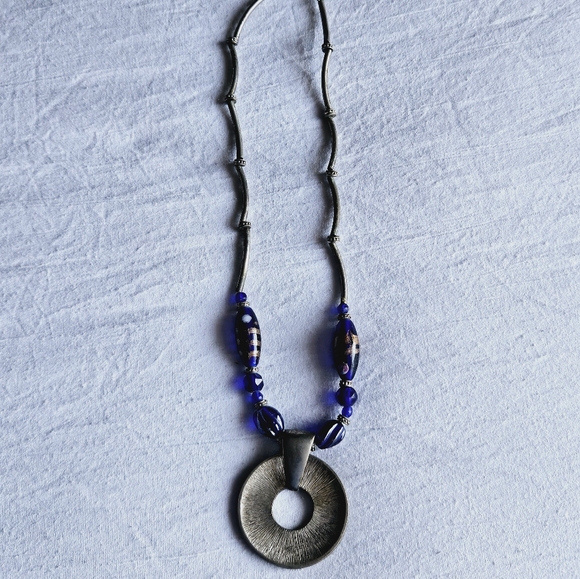 VINTAGE AZUL GLASS PENDANT NECKLACE - Picture 6 of 15